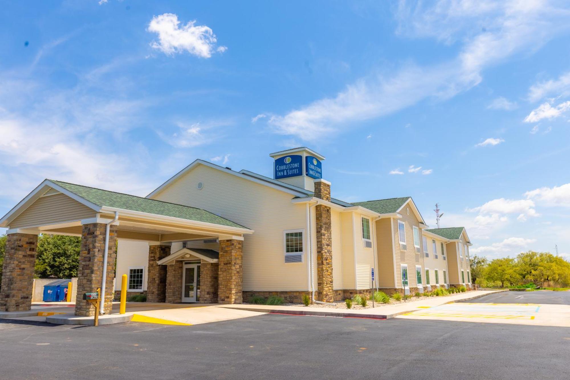 Cobblestone Inn & Suites - Winters Εξωτερικό φωτογραφία