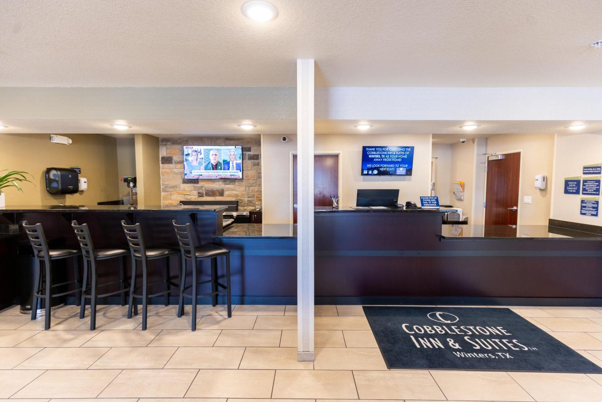 Cobblestone Inn & Suites - Winters Εξωτερικό φωτογραφία